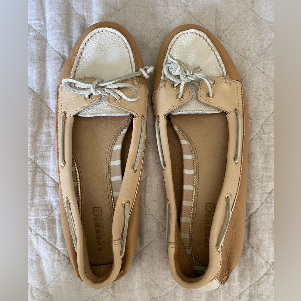 Sperry Women's Cream and Tan Loafers